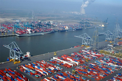 繁忙的欧亚贸易港口风光不再