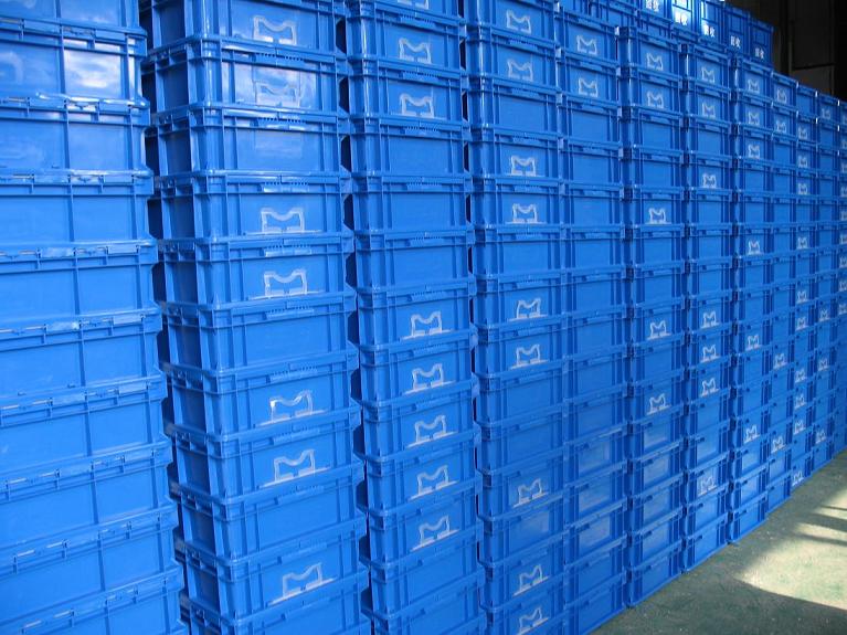 上海蓝色物流箱与塑胶箱的产业链解析 从塑料制品到贸易枢纽